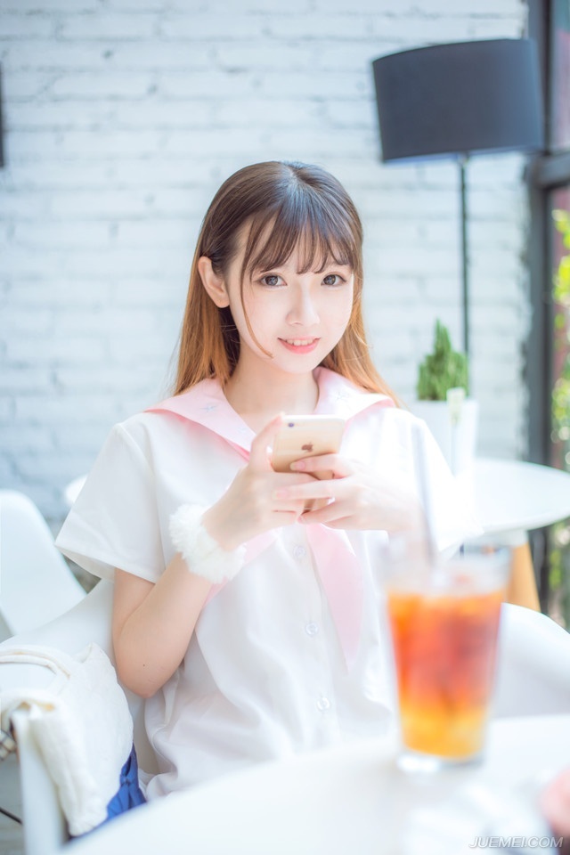 “包括在下。”点点头，事到如今，十万大军围城，城中军民已经跟刘璋离心离德，孟达已经没必要继续遮掩下去了。
